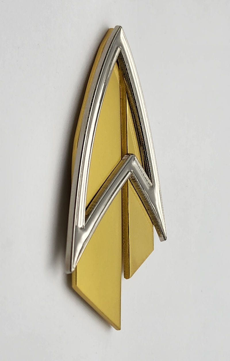 Star Trek Picard GOLD GROOVED Pin Delta